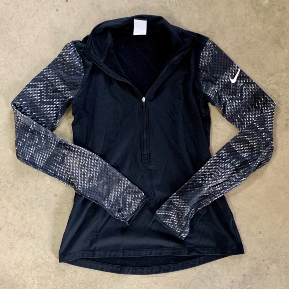 NIKE QUARTER ZIP